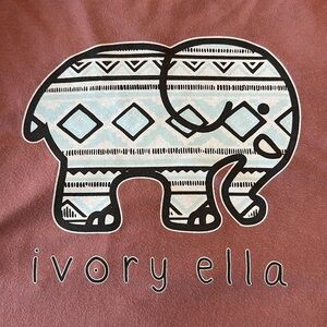 Ivory Ella Long Sleeved Pocket‎ T- Shirt with Aztec Blue and White Elephant S